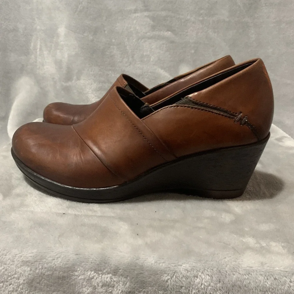 Dansko Women's Rosaline Brown Leather Slip-On Wedge Shoes Comfort Heels‎ Classic
